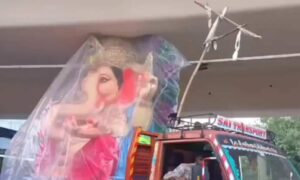 1756030312 Traffic at Punjagutta Flyover halts after Ganesha idol gets stuck