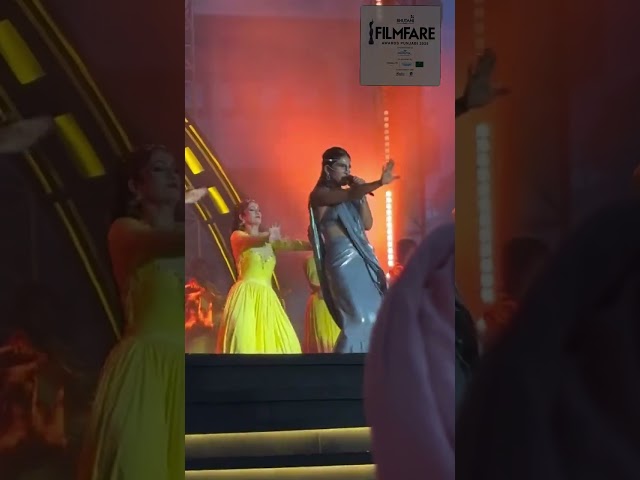Hereas a scintillating performance from Simran Chaudhary at Filmfare Awards