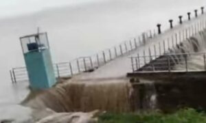 Pocharam project faces breach threat amid heavy rains in Telangana