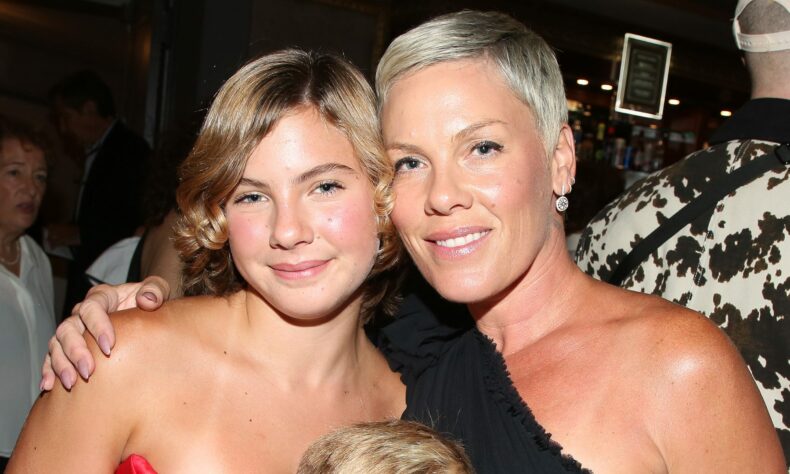 1757018279 Meet Her Daughter Willow Son Jameson Hart – Hollywood
