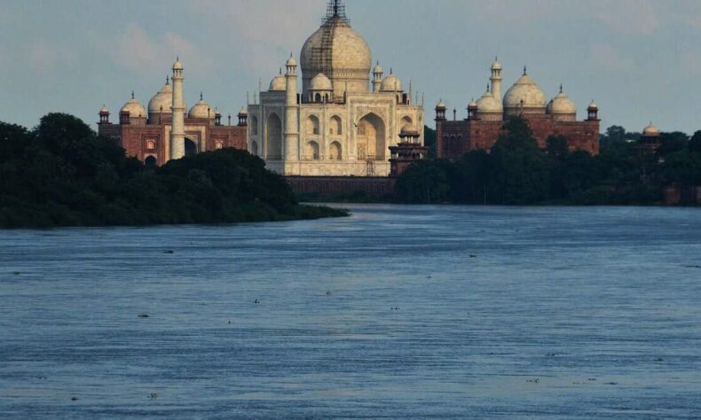 1757260736 Water reaches walls of Taj Mahal due to rising Yamuna