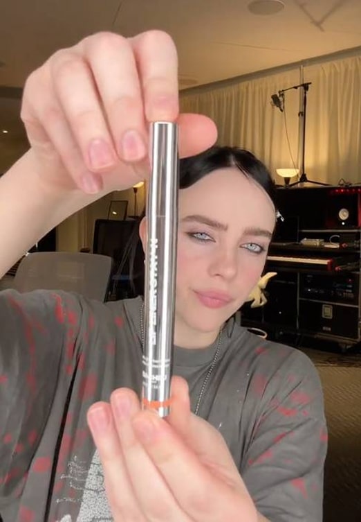 1757439110 451 Billie Eilish Reveals Her Favorite Lip Liner – Hollywood Life