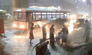 1758194391 Intense thunderstorms to continue for three hours