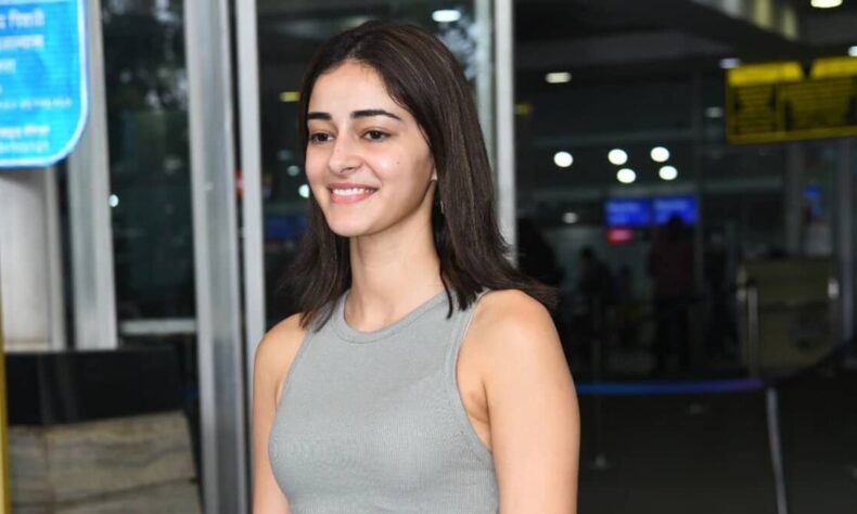 1758263943 Ananya Panday spotted in Hyderabad whats cooking