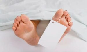 1758380998 Two daily wage workers die while crossing railway track in