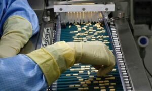 1758861894 Trump announces 100 tariff on imports of branded patented pharmaceuticals