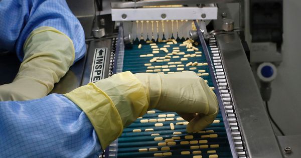 1758861894 Trump announces 100 tariff on imports of branded patented pharmaceuticals