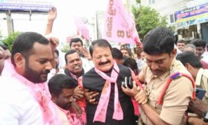 BRS cadres protest in Siddipet against CBI inquiry into Kaleshwaram