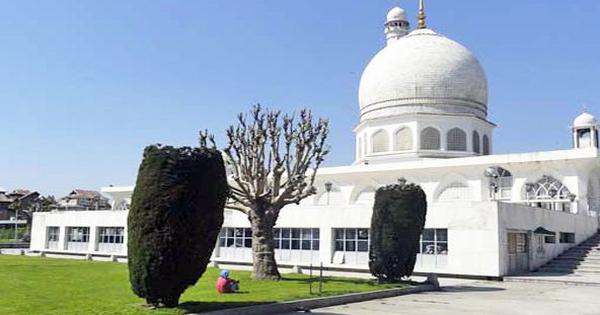 FIR filed after plaque with Ashoka emblem vandalised at Hazratbal