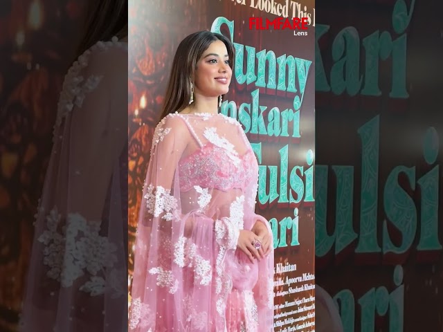 Janhvi Kapoor Looks Absolutely Stunning In A Pink Lehenga