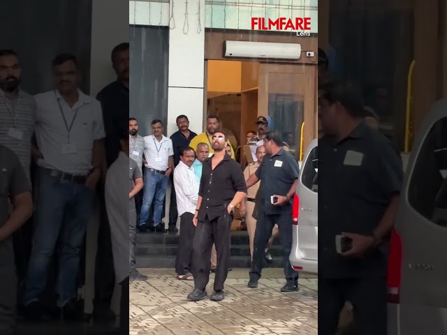 Khiladi Akshay Kumar Spotted In Full Swag As He Heads