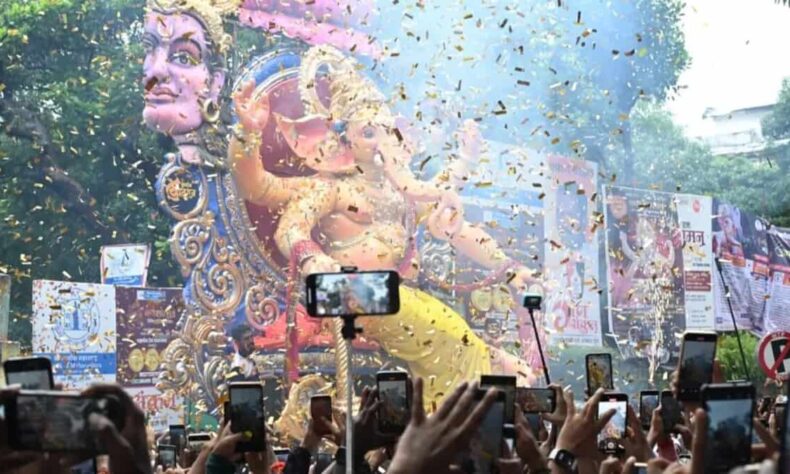 Man collapses dies while dancing in Ganesh procession in Telangana