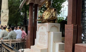 Paint thrown at Meenatai Thackerays statue Mumbai Police registers FIR