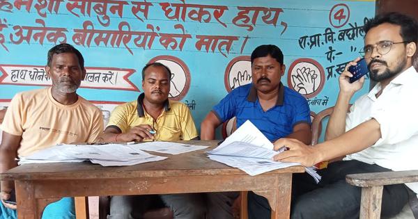 SC directs EC to accept Aadhaar for voter roll revision