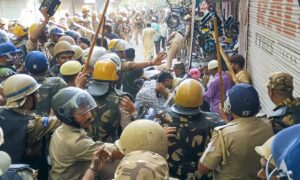 UP police use tear gas lathi charge in Bareilly