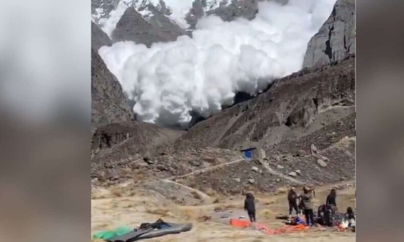 17 stranded Indian tourists rescued from Annapurna Base Camp in