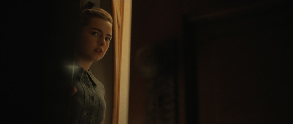 Monster: The Ed Gein Story. Addison Rae as Evelyn in episode 303 of Monster: The Ed Gein Story. Cr. Courtesy Of Netflix © 2025