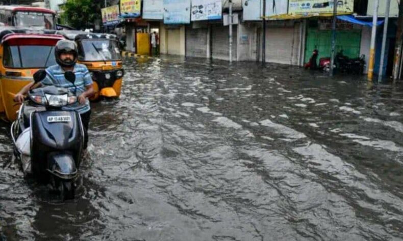 1759841524 Scattered thunderstorms to continue in Hyderabad over the next few