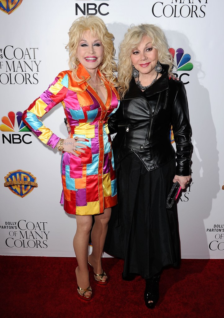 Dolly Parton’s Siblings: Her 11 Brothers & Sisters From Oldest to Youngest