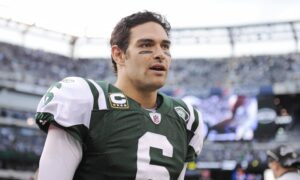 1760396290 Who Is Mark Sanchezs Ex Girlfriend Meet Bobby T Mother of