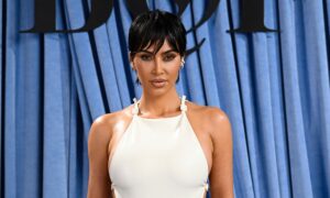 1761249299 About Her Brain Aneurysm Psoriasis More – Hollywood Life