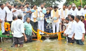 1761430176 Telangana fisheries minister launches fish seed stocking program