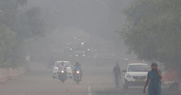 Delhi AQI remains ‘very poor amid Diwali festivities