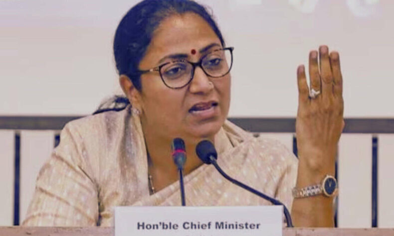 Delhi pollution soars Govt orders 15 air purifiers for Secretariat