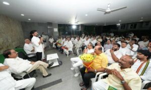 Kammas offer support to Congress meet CM