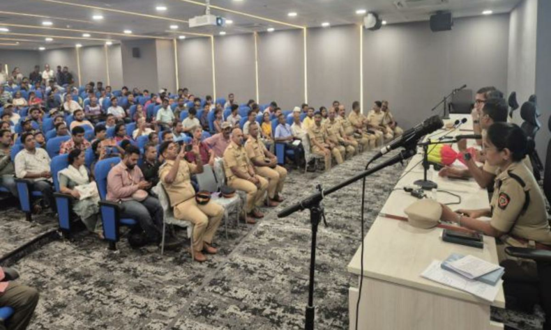 Mumbai Police recovers 1464 stolen and lost phones returns them