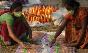 Supreme Court allows sale lighting of green firecrackers in Delhi NCR