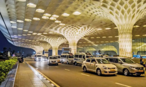 Three Mumbai airport staffers held for extorting passengers