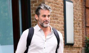 1762208238 How Old Is Jim Curtis Jennifer Anistons Boyfriends Age Now