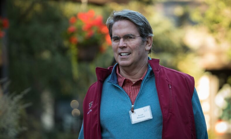 1762976871 Find Out How Much Money Hes Earned – Hollywood Life