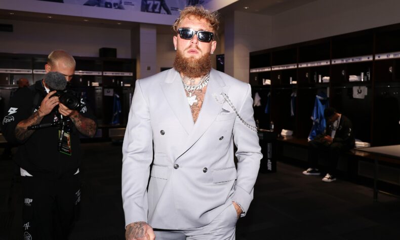 1763057401 How Much Money Does He Make – Hollywood Life