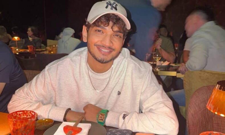 1763132081 Munawar Faruqui flaunts luxurious watch worth Rs 28 crore