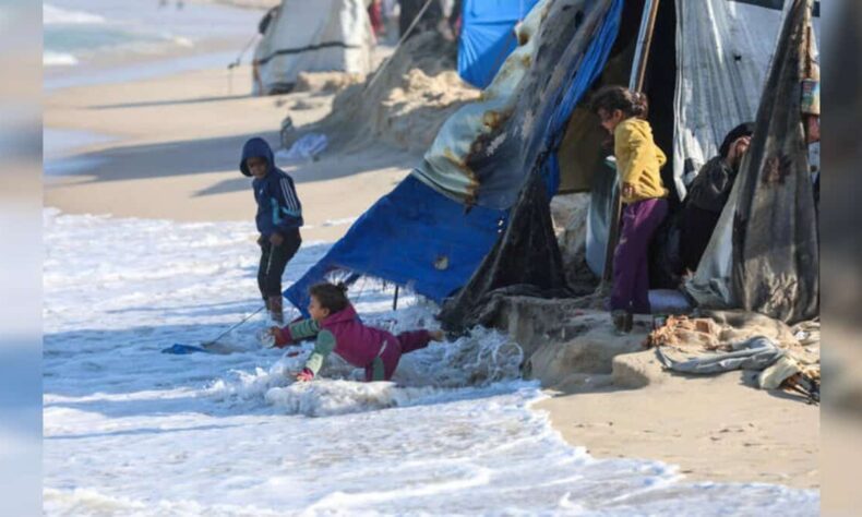 1763282139 First major winter rains pummel Gaza leaving makeshift shelters ruined