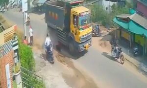 1763439523 Man crushed under lorry in accident in Andhra Pradesh