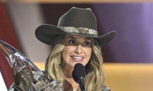 1763646520 See Who Won Entertainer of the Year More –