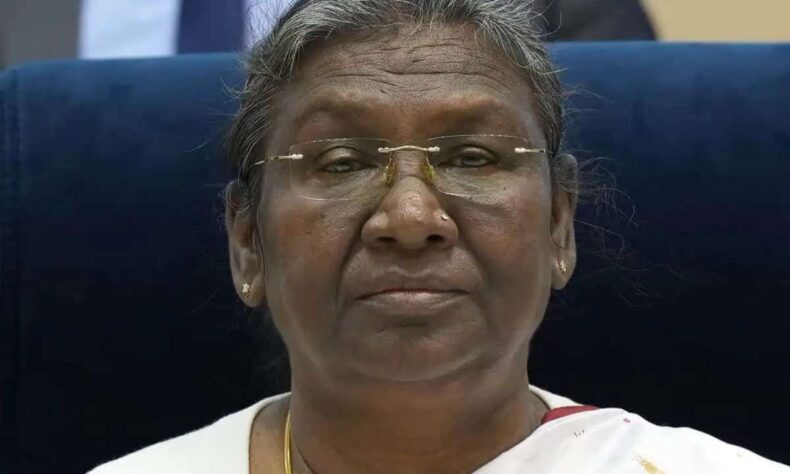 1763790821 President wraps up Telangana visit heads to Puttaparthi