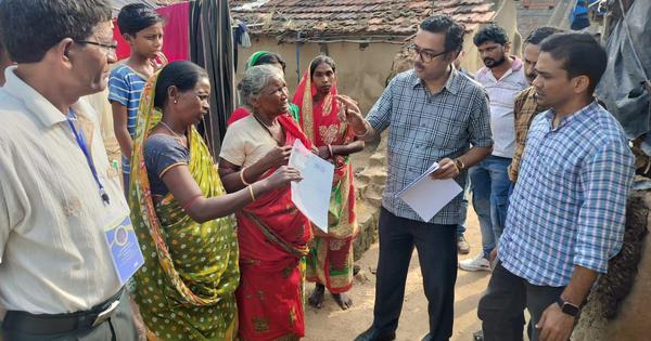 Another BLO found hanging Mamata asks how many more lives