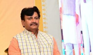 BJP MP slaps crane operator after getting stranded mid air