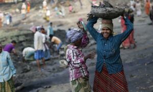 Calcutta High Court directs Centre to resume MGNREGS work in