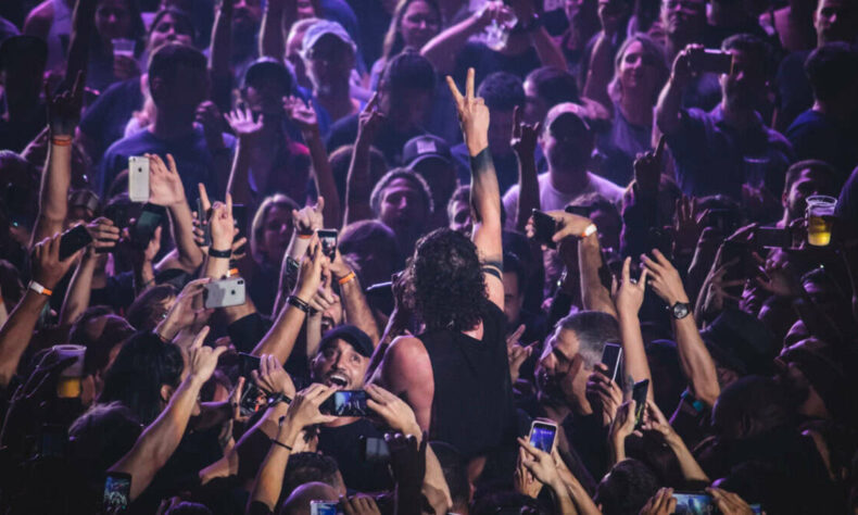 Cambridge dictionarys Word of the Year 2025