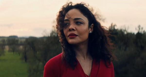 In Hedda smiles and barbs as a woman seeks to