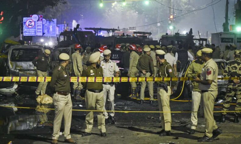 Initial probe suggest detonators used in Delhi blast Sources