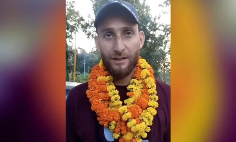 Kashmiri guide hailed as hero for saving tourists during Pahalgam