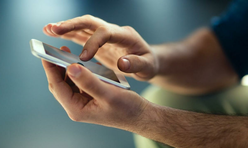 Mumbai Woman loses Rs 4 lakh after downloading bogus app