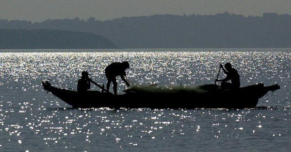 Sri Lankan Navy arrests 35 Indian fisherfolk for illegal fishing