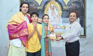 Zayed Khan celebrates wedding anniversary at Zarine Khans favourite place